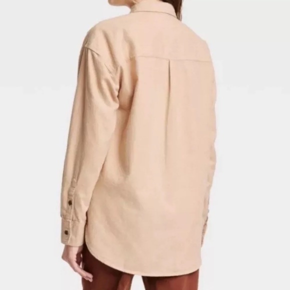 Universal Threads Oversized Fit Button Down Shirt - Picture 2 of 10